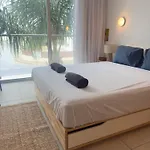 A At Coralli - Apartment, 30 M From * Πρωταράς