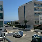 A At Coralli - Apartment, 30 M From Πρωταράς