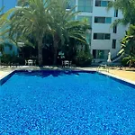 A At Coralli - Apartment, 30 M From Πρωταράς
